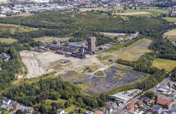 Aerial view, Former Ost colliery, Old Heinrich-Robert colliery, Hammerhead tower, former colliery, Wiescherhöfen, Hamm, Ruhr area, North Rhine-Westphalia, Germany, DE, Europe, birds-eyes, view, aerial photography, aerial photography, overview, bird's eye view, mine, structural change