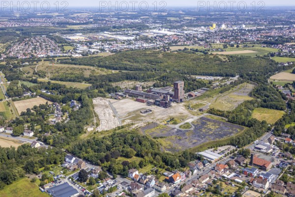 Aerial view, Former Ost colliery, Old Heinrich-Robert colliery, Hammerhead tower, former colliery, Wiescherhöfen, Hamm, Ruhr area, North Rhine-Westphalia, Germany, DE, Europe, birds-eyes, view, aerial photography, aerial photography, overview, bird's eye view, mine, structural change