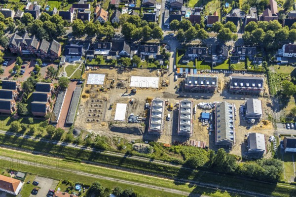 Aerial view, Old sports ground, In the Herringen district, Deutsche Reihenhaus AG, new residential quarter with 49 homes, Herringen, Hamm, Ruhr area, North Rhine-Westphalia, Germany, DE, Europe, birds-eyes view, aerial photograph, aerial photography, aerial photography, overview, bird's eye view
