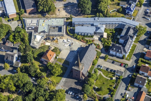 Aerial view, extension An den Kirchen, Herringen, near Caritas-Altenheim St. Josef, Catholic Church Heilig Kreuz, Ev. Altenzentrum St. Victor-Herringen, Hamm, Ruhr area, North Rhine-Westphalia, Germany, DE, Europe, birds-eyes view, aerial view, aerial photography, aerial photography, overview, bird's eye view