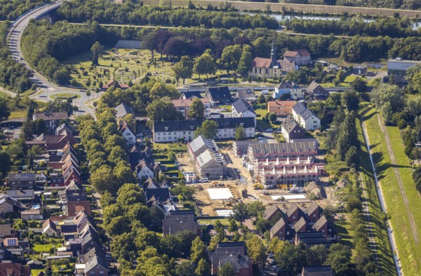 Aerial view, Old sports ground, In the Herringen district, Deutsche Reihenhaus AG, new residential quarter with 49 homes, Herringen, Hamm, Ruhr area, North Rhine-Westphalia, Germany, DE, Europe, birds-eyes view, aerial photograph, aerial photography, aerial photography, overview, bird's eye view