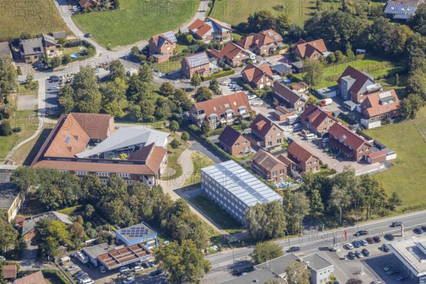 Aerial view, Arnold-Freymuth-Schule, extension new building at the school, Herringen, Hamm, Ruhr area, North Rhine-Westphalia, Germany, An der Falkschule, construction site, construction project, construction site, education, educational institution, DE, Europe, property tax, real estate, capacity requirement, teaching institute, aerial view, aerial photography, aerial photography, new building, school, overview, bird's eye view, residential complex, living and living, residential area, residential buildings, housing estate, birds-eyes view, former Falkschule, overview