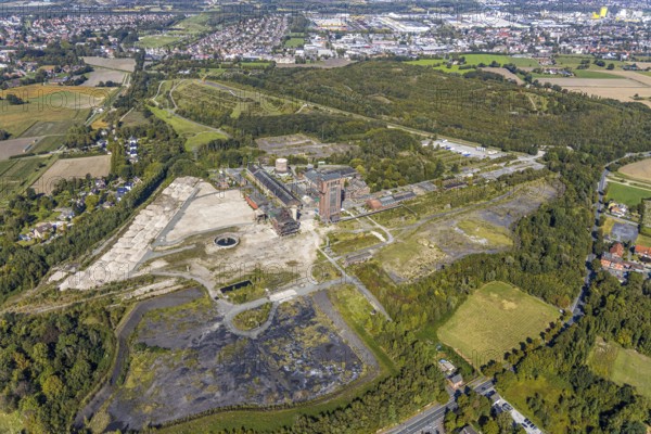 Aerial view, former Ost Heinrich Robert mine, Wiescherhöfen, Hamm, Ruhr area, North Rhine-Westphalia, Germany, Heinrich Robert mine, DE, Europe, industrial plant, industrial site, aerial view, aerial photography, aerial photography, overview, bird's-eye view, former Ost mine, historical, historical site, overview, destroyed building