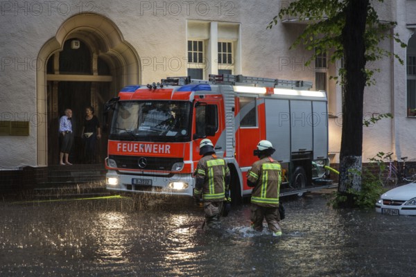 DEU Germany Germany Berlin Scene of the storm in Berlin. Flooded Regensburger Straße in Schöneberg