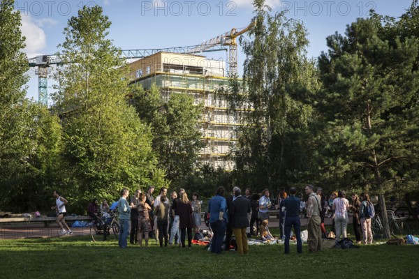 DEU Germany Germany Berlin The new building of the Moeckernkiez construction group on the corner of Yorckstrasse and Möckernstrasse 470 flats adjacent to the Gleisdreickeck park should be ready for occupancy in 2018