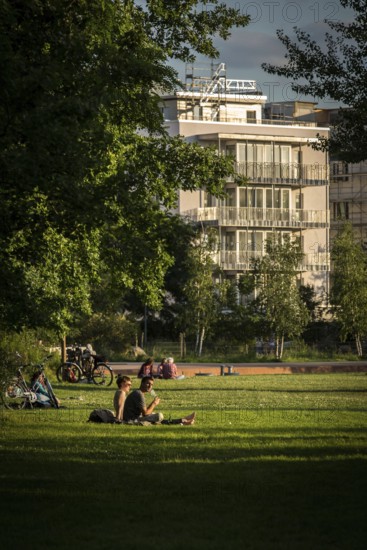 DEU Germany Germany Berlin The new building of the Moeckernkiez construction group on the corner of Yorckstrasse and Möckernstrasse 470 flats adjacent to the Gleisdreickeck park should be ready for occupancy in 2018
