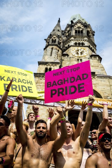DEU Germany Germany Berlin Christopher Street Day is travelling through the city. Gays, lesbians, transsexuals, intersexuals and straight people celebrate sexual freedom and equality together