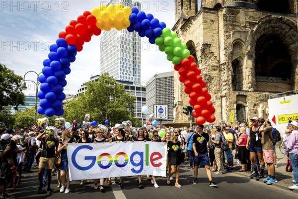 DEU Germany Germany Berlin Christopher Street Day is travelling through the city. Gays, lesbians, transsexuals, intersexuals and straight people celebrate sexual freedom and equality together