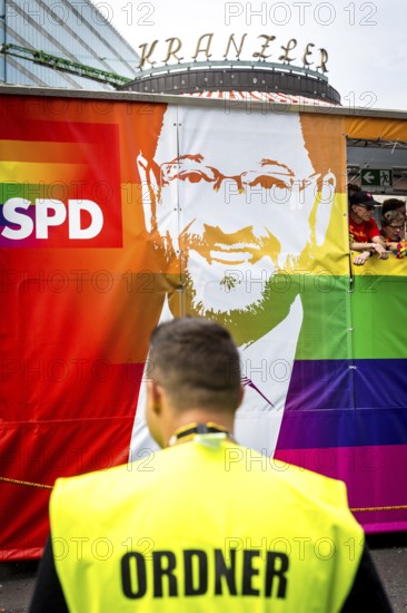 DEU Germany Germany Berlin Christopher Street Day is travelling through the city. Gays, lesbians, transsexuals, intersexuals and straight people celebrate sexual freedom and equality together