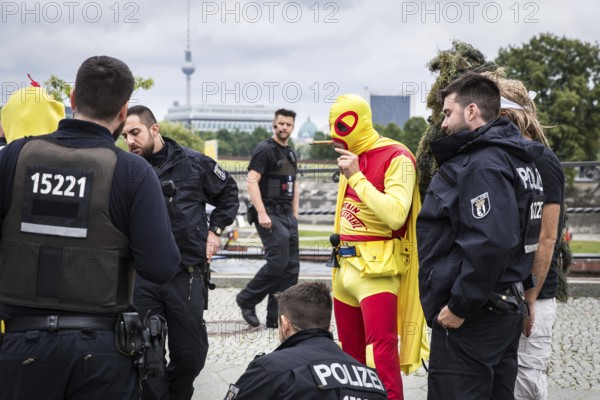 DEU Germany Germany Berlin Scene of the Hanfparade. Police search participants
