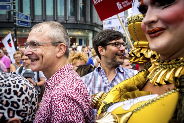 DEU Germany Germany Berlin Christopher Street Day is a colourful day in the city. Gays, lesbians, transsexuals, intersexuals and heterosexuals celebrate sexual freedom and equality together. Volker Beck and Dirk Behrendt at the CSD