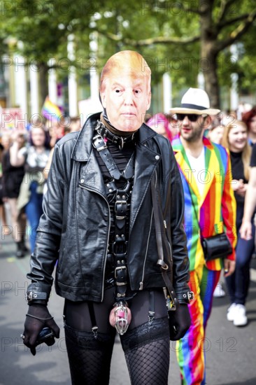 DEU Germany Germany Berlin Christopher Street Day is travelling through the city. Gays, lesbians, transsexuals, intersexuals and straight people celebrate sexual freedom and equality together