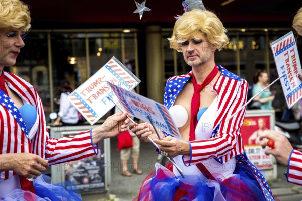 DEU Germany Germany Berlin Christopher Street Day is travelling through the city. Gays, lesbians, transsexuals, intersexuals and straight people celebrate sexual freedom and equality together