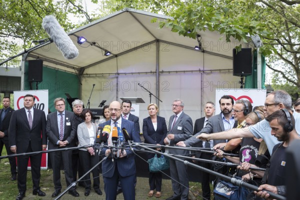 DEU Germany Germany Berlin SPD leader and candidate for chancellor Martin Schulz during the inauguration of the memorial to Marie Juchacz, founder of the Workers' Welfare Association AWO. Statement on the attack in Barcelona with Eva Högl in the background