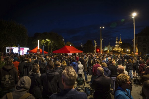 DEU Germany Germany Dresden Election campaign event of the Left Party with Gregor Gysi in the evening light