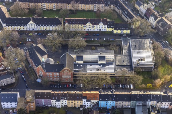 Aerial view, Städt. Gymnasium Eickel, Wanne-Süd, Herne, Ruhr area, North Rhine-Westphalia, Germany, education, educational institution, DE, Europe, Gabelsbergerstraße, grammar school, teaching institute, aerial view, aerial photography, aerial photography, photovoltaics, photovoltaic system, school, solar, solar system, solar energy, solar energy, overview, bird's-eye view, overview