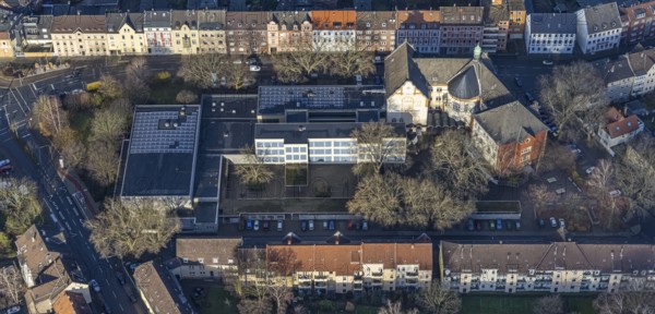 Aerial view, Städt. Gymnasium Eickel, Wanne-Süd, Herne, Ruhr area, North Rhine-Westphalia, Germany, education, educational institution, DE, Europe, Gabelsbergerstraße, grammar school, teaching institute, aerial view, aerial photography, aerial photography, photovoltaics, photovoltaic system, school, solar, solar system, solar energy, solar energy, overview, bird's-eye view, overview