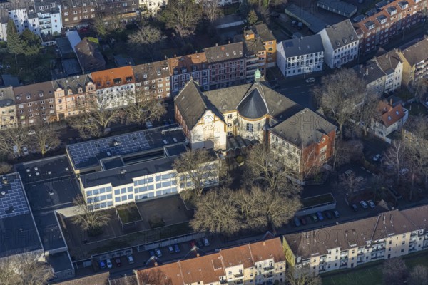 Aerial view, Städt. Gymnasium Eickel, Wanne-Süd, Herne, Ruhr area, North Rhine-Westphalia, Germany, education, educational institution, DE, Europe, Gabelsbergerstraße, grammar school, teaching institute, aerial view, aerial photography, aerial photography, photovoltaics, photovoltaic system, school, solar, solar system, solar energy, solar energy, overview, bird's-eye view, overview