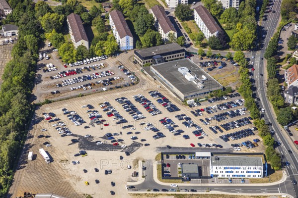 Aerial view, police station Hattingen, commercial area Nierenhofer Straße, Hattingen, Ruhr area, North Rhine-Westphalia, Germany, eye of the law, DE, Ennepe-Ruhr-Kreis, Europe, commercial enterprises, commercial area, commercial park, commercial location, commercial use, industrial area, industrial location, aerial photograph, aerial photography, aerial photography, law enforcement officer, car park, police, police station, police station, state authority, state power, overview, bird's eye view, birds-eyes view, overview