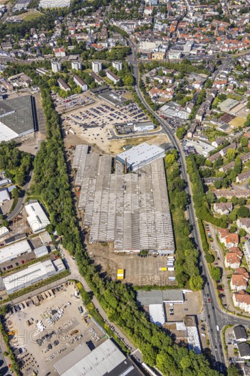 Aerial view, police station Hattingen, commercial area Nierenhofer Straße, Hattingen, Ruhr area, North Rhine-Westphalia, Germany, eye of the law, DE, Ennepe-Ruhr-Kreis, Europe, commercial enterprises, commercial area, commercial park, commercial location, commercial use, industrial area, industrial location, aerial photograph, aerial photography, aerial photography, law enforcement officer, car park, police, police station, police station, state authority, state power, overview, bird's eye view, birds-eyes view, overview