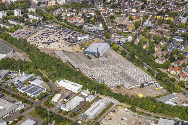 Aerial view, police station Hattingen, commercial area Nierenhofer Straße, Hattingen, Ruhr area, North Rhine-Westphalia, Germany, eye of the law, DE, Ennepe-Ruhr-Kreis, Europe, commercial enterprises, commercial area, commercial park, commercial location, commercial use, industrial area, industrial location, aerial photograph, aerial photography, aerial photography, law enforcement officer, car park, police, police station, police station, state authority, state power, overview, bird's eye view, birds-eyes view, overview