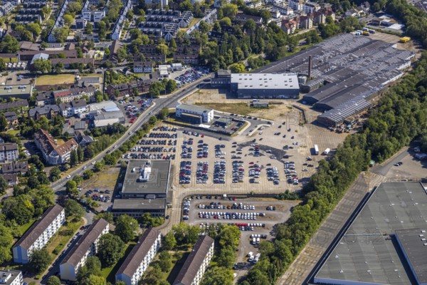 Aerial view, Hattingen police station, Nierenhofer Straße industrial estate, new car park, Hattingen, Ruhr area, North Rhine-Westphalia, Germany, eye of the law, DE, Ennepe-Ruhr district, Europe, commercial enterprises, commercial area, industrial estate, commercial park, commercial location, commercial use, industrial area, industrial site, aerial view, aerial photography, aerial photography, law enforcement officer, car park, police, police station, police station, state authority, state power, overview, bird's eye view, birds-eyes view, overview
