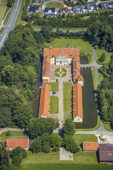 Aerial view, Havixbeck Castle, moated castle, Havixbeck, Münsterland, North Rhine-Westphalia, Germany, castle, castle complex, DE, monument protection, Europe, moat, Havixbeck House, manor house, manor building, courtyard complex, aerial photograph, aerial photography, aerial photography, museum, castle, castle garden, overview, defence system, bird's eye view, moated castle, moat, birds-eyes view, overview