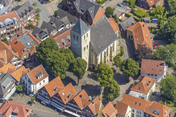 Aerial view, St. Dionysius Catholic Church, church square, Havixbeck, Münsterland, North Rhine-Westphalia, Germany, place of worship, DE, Europe, religious community, place of worship, church, parish, denomination, aerial photograph, aerial photography, aerial photography, town centre, religion, overview, bird's-eye view, overview