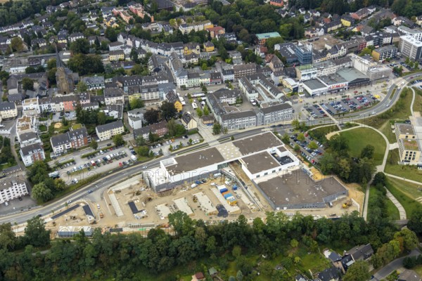 Aerial view, construction site new building at Hefelmann-Park, shopping centre, Westfalenstraße, former Kiekert site, Heiligenhaus, Ruhr area, North Rhine-Westphalia, Germany, Am Hefelmann-Park, construction work, construction, construction area, building site, building plots, construction measure, construction project, construction site, DE, Europe, aerial view, aerial photography, aerial photography, new building, panorama cycle path, overview, bird's-eye view, overview, local supply centre, former foundry Hitzbleck