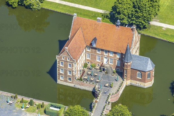 Aerial view, Burg Hülshoff, Museum in honour of the poet Annette von Droste-Hülshoff, Havixbeck, Münsterland, North Rhine-Westphalia, Germany, Annette von Droste-Hülshoff, bridge, castle, castle complex, DE, parental home, Europe, birthplace, moat, manor house, manor building, courtyard complex, aerial view, aerial photography, aerial photography, Renaissance complex, castle, castle garden, overview, defence system, bird's eye view, moated castle, moated castle, moated castle, bird's eye view, overview