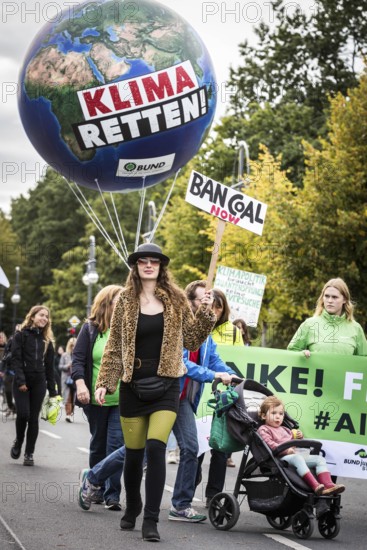 DEU Germany Germany Berlin Protests for climate protection