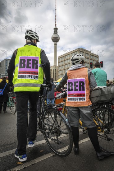 DEU Germany Germany Berlin Demonstration against rent increase and gentrification Protest against corruption at BER