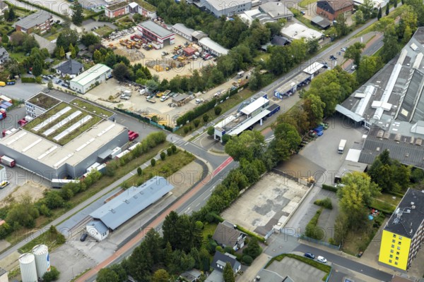 Aerial view, panoramic cycle path, R&M Car-Wash Centre, Westfalenstraße, Heiligenhaus, Ruhr area, North Rhine-Westphalia, Germany, car care, DE, Europe, commercial enterprises, commercial area, commercial location, commercial use, aerial photograph, aerial photography, aerial photography, cleaning, overview, bird's eye view, car wash, birds-eyes view, overview