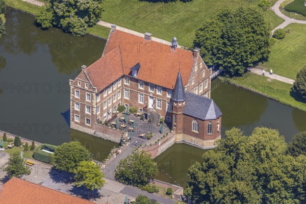 Aerial view, Burg Hülshoff, Museum in honour of the poet Annette von Droste-Hülshoff, Havixbeck, Münsterland, North Rhine-Westphalia, Germany, Annette von Droste-Hülshoff, bridge, castle, castle complex, DE, parental home, Europe, birthplace, moat, manor house, manor building, courtyard complex, aerial view, aerial photography, aerial photography, Renaissance complex, castle, castle garden, overview, defence system, bird's eye view, moated castle, moated castle, moated castle, bird's eye view, overview