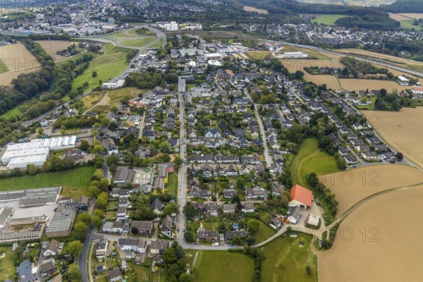 Aerial view, commercial area, Schwepper Beschlag GmbH, residential area local view Hetterscheidt, Heiligenhaus, Ruhr area, North Rhine-Westphalia, Germany, DE, Europe, commercial enterprises, commercial area, commercial location, commercial use, property tax, real estate, industrial area, industrial location, aerial photograph, aerial photography, aerial photography, Pinner Straße, overview, bird's-eye view, residential complex, living and life, residential area, residential buildings, residential quality, residential quarter, housing estate, birds-eyes view, overview, Herderstraße, Ulandstraße