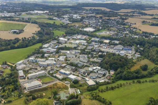 Aerial view, commercial area Hetterscheidt-Nord, IMS Röntgensysteme GmbH, Thormann GmbH, Dieselstraße, Hetterscheidt, Heiligenhaus, Ruhr area, North Rhine-Westphalia, Germany, DE, Europe, low-rise buildings, commercial enterprises, commercial area, commercial park, commercial location, commercial use, industrial area, industrial location, aerial view, aerial photography, aerial photography, overview, bird's-eye view, overview
