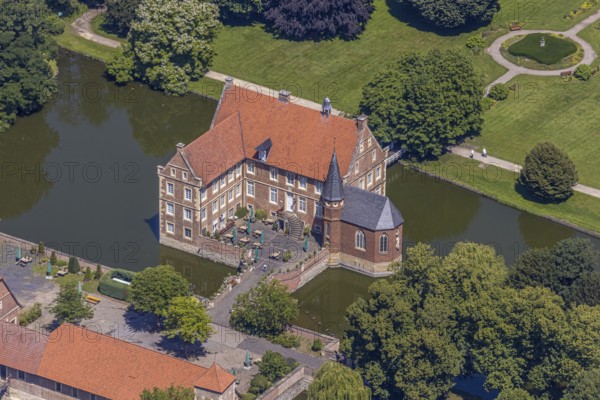Aerial view, Burg Hülshoff, Museum in honour of the poet Annette von Droste-Hülshoff, Havixbeck, Münsterland, North Rhine-Westphalia, Germany, Annette von Droste-Hülshoff, bridge, castle, castle complex, DE, parental home, Europe, birthplace, moat, manor house, manor building, courtyard complex, aerial view, aerial photography, aerial photography, Renaissance complex, castle, castle garden, overview, defence system, bird's eye view, moated castle, moated castle, moated castle, bird's eye view, overview