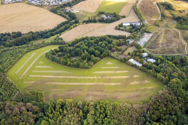 Aerial view, green area at Friedhofsallee, construction site new motorway A44, Städt. Cemetery, Heiligenhaus, Ruhr area, North Rhine-Westphalia, Germany, motorway A44, construction work, building, construction area, building site, building plots, construction project, construction site, burial site, DE, Europe, cemetery, memorial site, Gottesacker, graves, burial ground, aerial view, aerial photography, aerial photography, gap closure of the A44 motorway, new construction, Ratingen, resting place, road construction, overview, bird's-eye view, forest area, meadows and fields, birds-eyes view, overview
