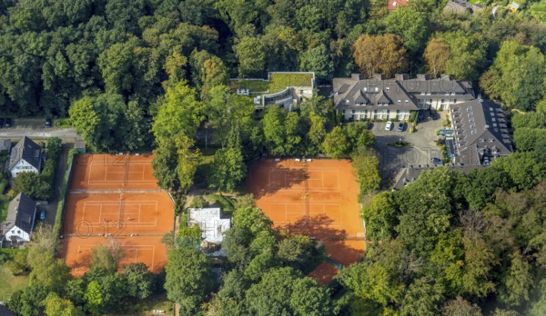 Aerial view, Waldhotel Heiligenhaus, Tennisvereinigung Grün-Weiß, Heiligenhaus, Ruhr area, North Rhine-Westphalia, Germany, 4-star hotel, DE, Europe, gastronomy, hotel, hotel facilities, hotel business, aerial view, aerial photography, aerial photography, Parkstraße, sports, tennis, tennis facility, tennis courts, tennis club, overview, bird's-eye view, forest area, birds-eyes view, overview