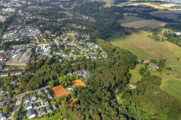 Aerial view, Waldhotel Heiligenhaus, Tennisvereinigung Grün-Weiß, Heiligenhaus, Ruhr area, North Rhine-Westphalia, Germany, 4-star hotel, DE, Europe, gastronomy, hotel, hotel facilities, hotel business, aerial view, aerial photography, aerial photography, Parkstraße, sports, tennis, tennis facility, tennis courts, tennis club, overview, bird's-eye view, forest area, birds-eyes view, overview