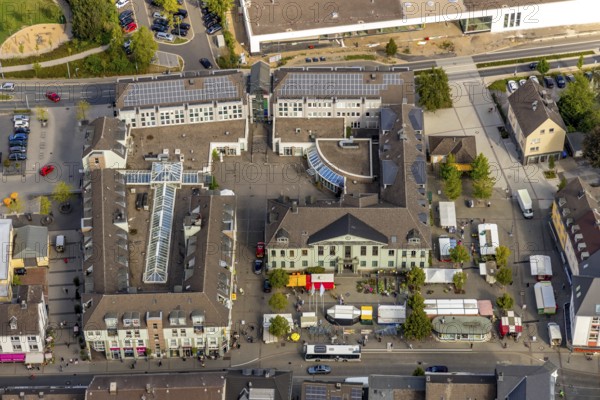 Aerial view, town hall Heiligenhaus, Heiligenhaus, Ruhr area, North Rhine-Westphalia, Germany, authority, citizens' office, DE, shopping square, Europe, main street, aerial view, aerial photography, aerial photography, market place, market stalls, local supply centre, town hall, city administration, overview, administrative area, bird's eye view, birds-eyes view, overview