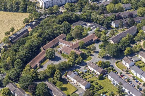 Aerial view, former primary school Im Dorf, Am Berge, former Albert-Schweitzer-Schule, Eicklohweg, Kirchende, Herdecke, Ruhr area, North Rhine-Westphalia, Germany, education, educational institution, DE, Europe, primary school, green trees, educational institute, aerial view, aerial photography, aerial photography, school, overview, bird's eye view, birds-eyes view, overview