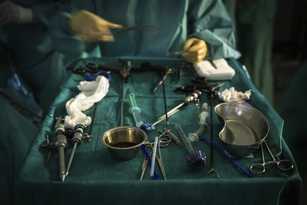 DEU Germany Germany Wittenberg Everyday life at the Paul Gerhardt Stift Protestant Hospital in Luther city Wittenberg, operating theatre with doctors and assistants