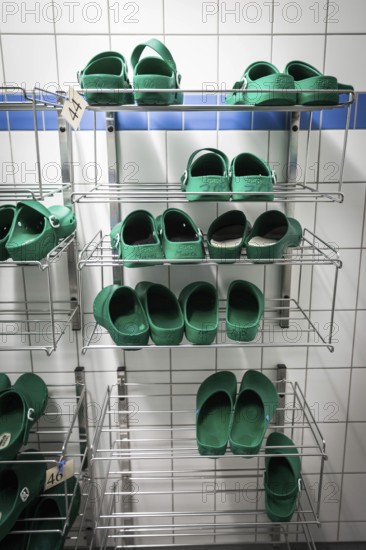 DEU Germany Germany Wittenberg Everyday life at the Paul Gerhardt Stift Protestant Hospital in Luther city Wittenberg Sterile shoes in front of the operation