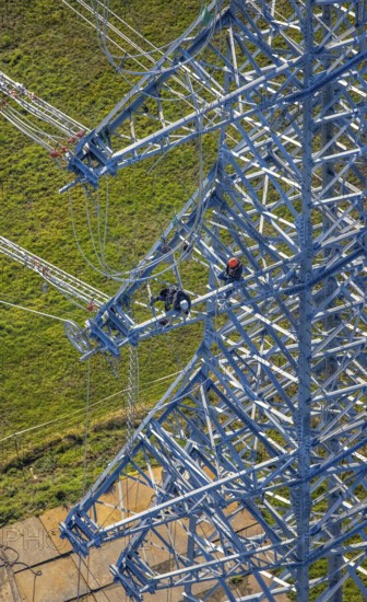 Aerial photo, construction power line Dortmund-Hagen, climber in power pylon, worker, height worker, power pylon, high voltage, Ostend, Herdecke, Ruhr area, North Rhine-Westphalia, Germany, DE, Europe, birds-eyes, view, aerial photo, aerial photography, aerial photography, overview, overview, bird's eye view, power supply, energy, energy supply, power line