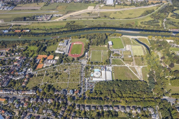 Aerial view, Maximare Erlebnistherme Bad Hamm, Sports Centre East, Ahsedüker construction site, Ahse tributary, Datteln-Hamm Canal, River Lippe, Mattenbecke sewage treatment plant, Hamm, Ruhr area, North Rhine-Westphalia, Germany, Ambulante Reha Bad Hamm, Arthur-Dewitz-Straße, DE, Europe, football pitch, football stadium, Jahnstadion, Jewish cemetery, sewage treatment plant, aerial view, aerial photography, aerial photography, Ostenallee, Ostenfriedhof, sports facilities, sports field, sports venue, stadium, overview, bird's-eye view, birds-eyes view, overview