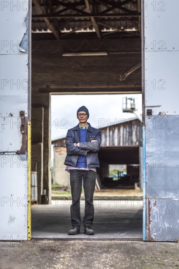 DEU Germany Germany Vetschau The farmer Heiner Lütke Schwienhorst on his farm in Ogrosen