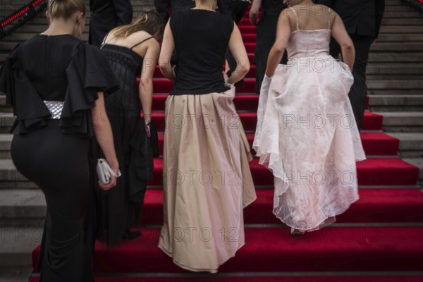 DEU Germany Germany Berlin The Opus Klassik Awards ceremony at the Berlin concert hall Guests on their way to the event