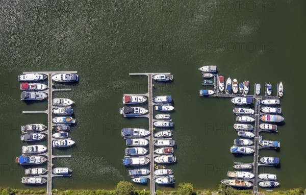 Aerial view, boats at the jetty, Rhine-Herne Canal, water sports club Herne 1920, Herne, Ruhr area, North Rhine-Westphalia, Germany, boats, jetty, boat landing stage, DE, Europe, shapes and colours, aerial view, aerial photography, aerial photography, Rhine-Ruhr metropolitan region, motorboats, ship, sailing boats, overview, bird's eye view, birds-eyes view, overview