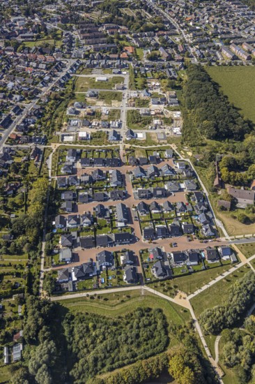 Aerial view, Schulze-Everding residential park, new construction area, Bockum-Hövel, Hamm, Ruhr area, North Rhine-Westphalia, Germany, Am Eversbach, construction work, construction vehicles, construction area, construction site, building plots, construction project, construction site, DE, development, Europe, property tax, real estate, capacity requirement, aerial view, aerial photography, aerial photography, new construction, overview, bird's-eye view, meadows and fields, housing estate, housing and living, residential area, residential buildings, housing quality, residential neighbourhood, housing estate, birds-eyes view, overview